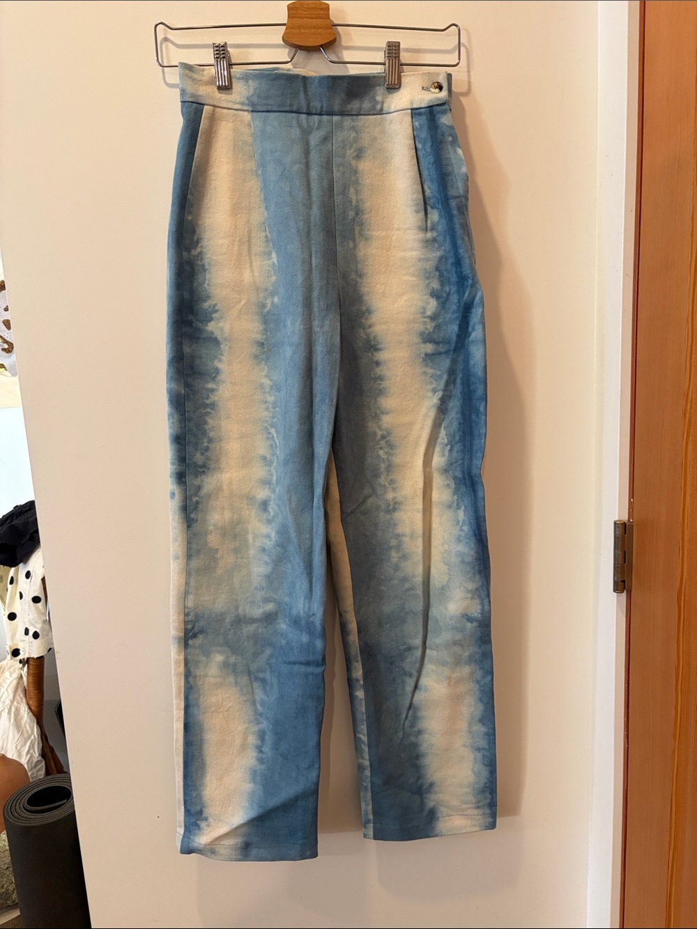 Agnes Tie-Dye Straight Leg Pants in Blue and Cream